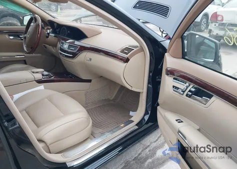 2010 Mercedes-Benz S 550 4Matic z USA, uszkodzony, nr VIN WDDNG8GB3AA325475